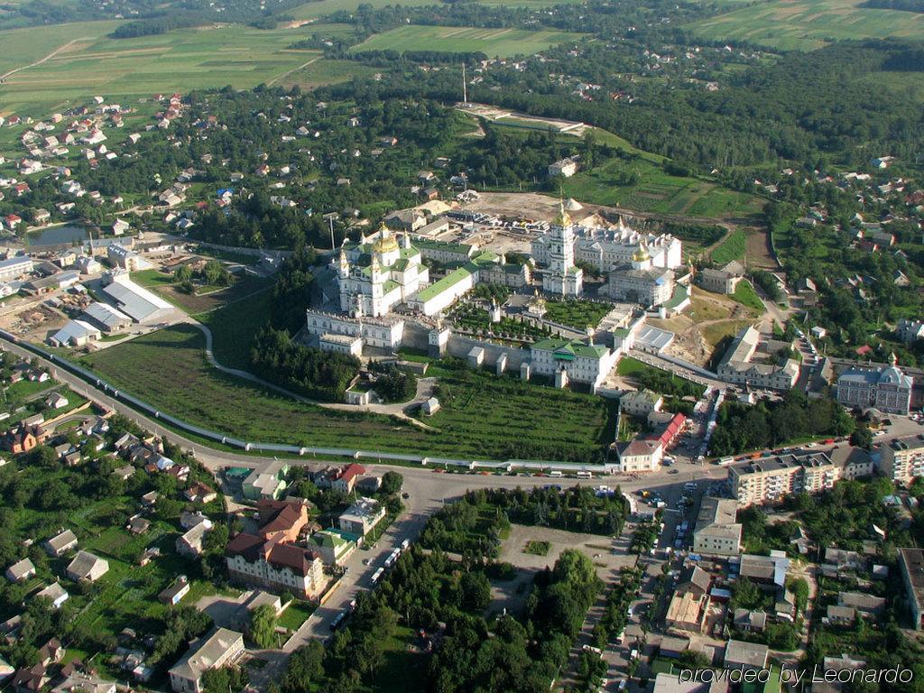 Optima Pochayiv Otel Pochaiv Dış mekan fotoğraf