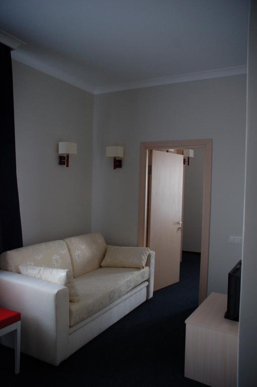 Optima Pochayiv Otel Pochaiv Dış mekan fotoğraf