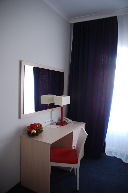 Optima Pochayiv Otel Pochaiv Dış mekan fotoğraf